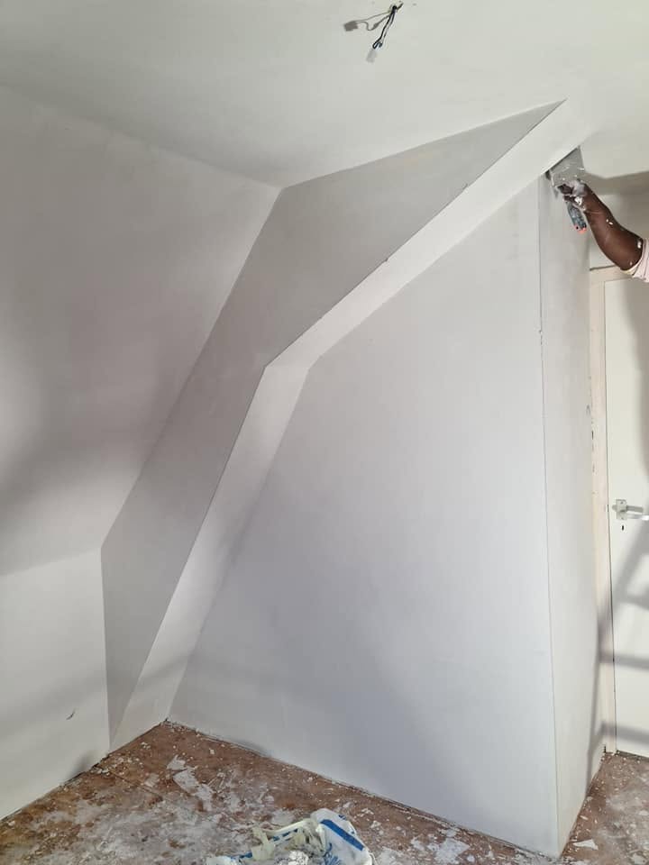 Schuine wand met strakke hoeken